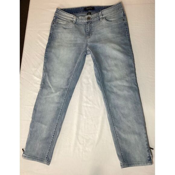 White House Black Market  Light Wash Ankle Zip Skinny Distressed cropped Denim - Picture 4 of 4